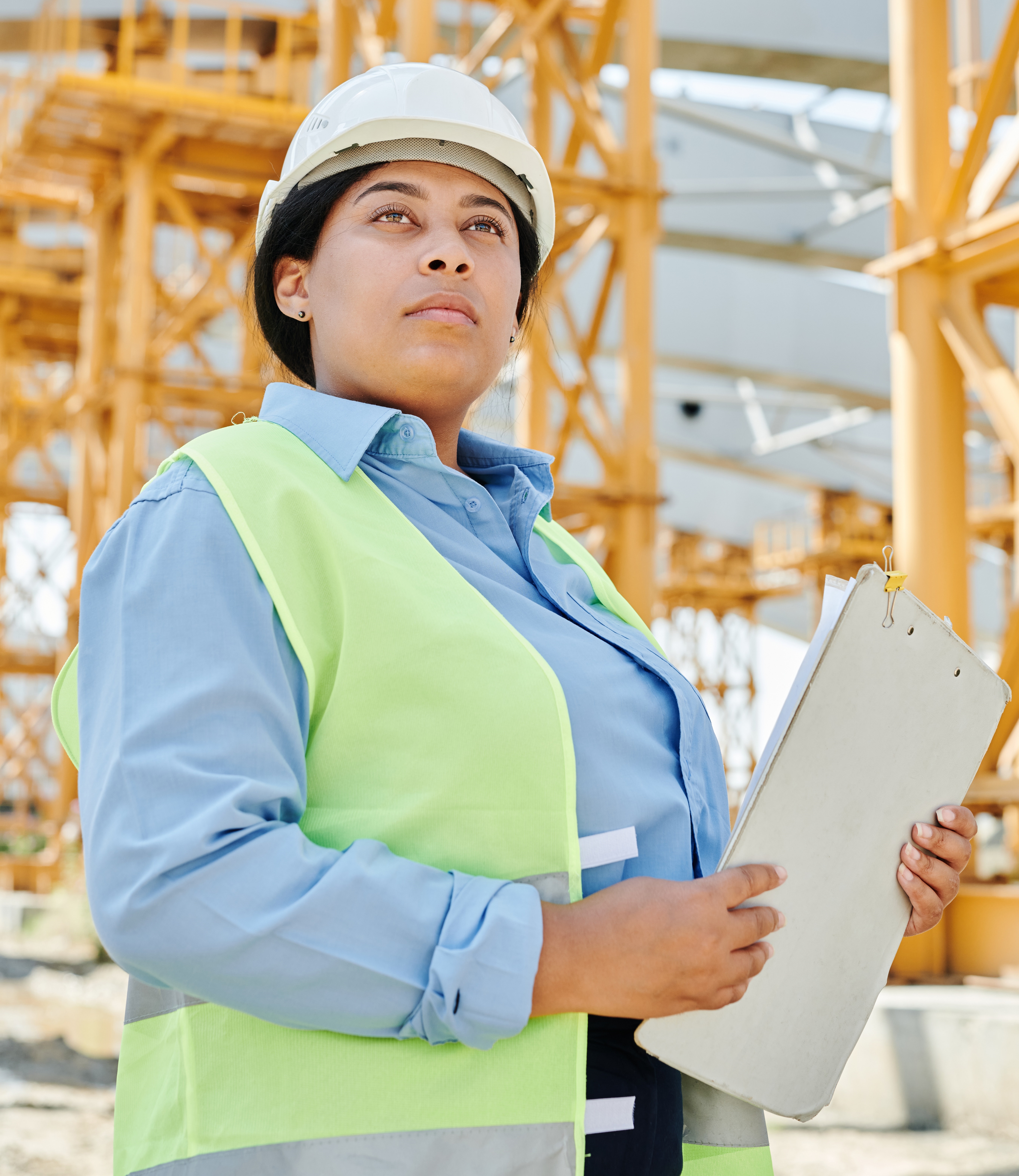 Imagem ilustrativa de um engenheiro exercendo sua ocupação.